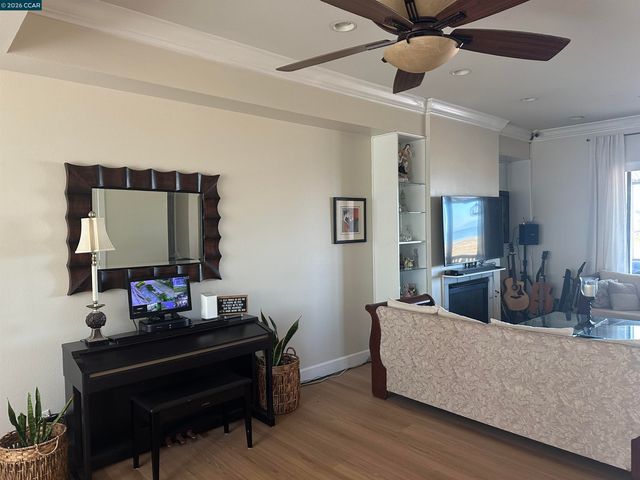 2144 Railroad Ave, Hercules, CA 94547