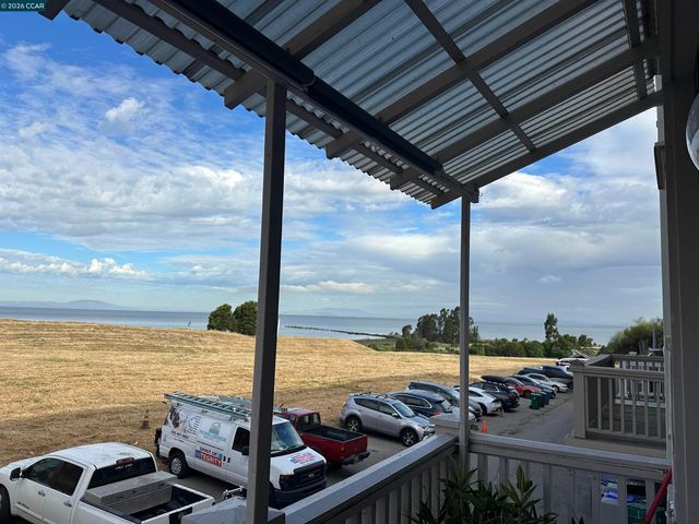 2144 Railroad Ave, Hercules, CA 94547