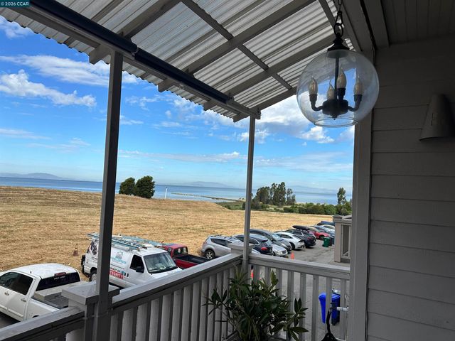 2144 Railroad Ave, Hercules, CA 94547