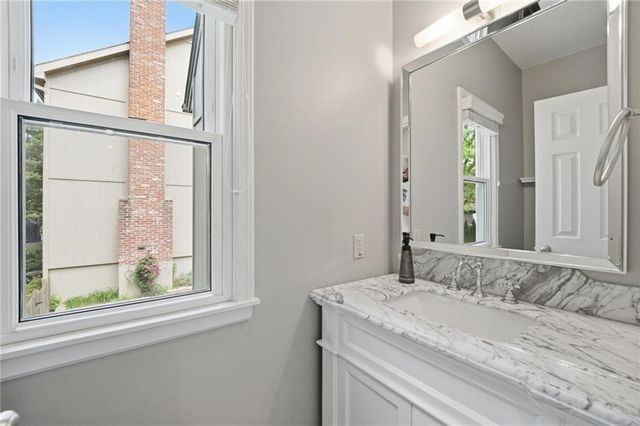 5210 W 157th Terrace, Overland Park, KS 66224