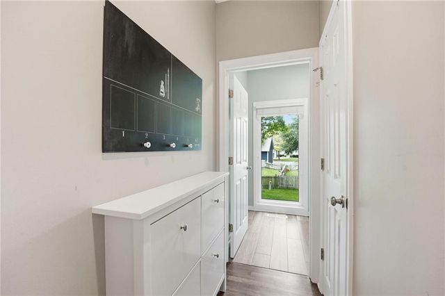5210 W 157th Terrace, Overland Park, KS 66224