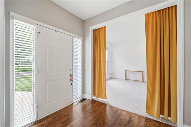 5210 W 157th Terrace, Overland Park, KS 66224