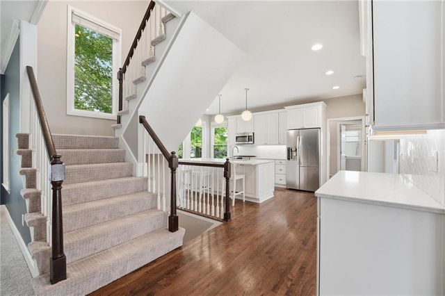 5210 W 157th Terrace, Overland Park, KS 66224