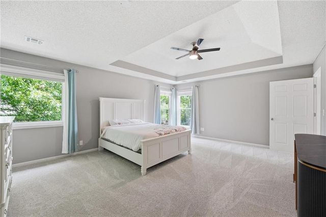 5210 W 157th Terrace, Overland Park, KS 66224