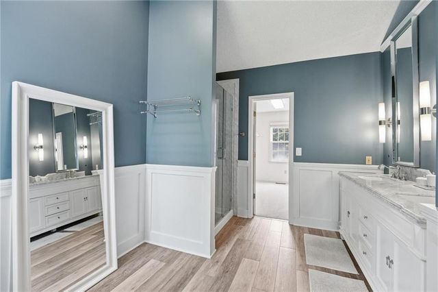 5210 W 157th Terrace, Overland Park, KS 66224