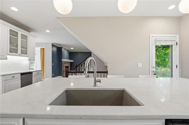 5210 W 157th Terrace, Overland Park, KS 66224