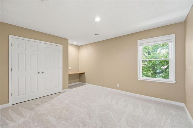 5210 W 157th Terrace, Overland Park, KS 66224