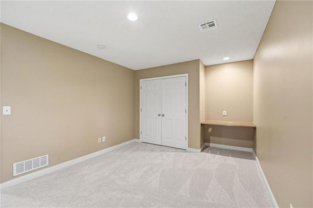 5210 W 157th Terrace, Overland Park, KS 66224