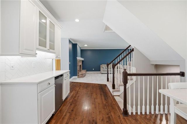 5210 W 157th Terrace, Overland Park, KS 66224