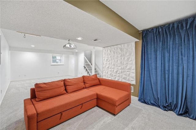 5210 W 157th Terrace, Overland Park, KS 66224