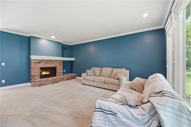 5210 W 157th Terrace, Overland Park, KS 66224