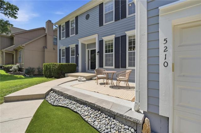 5210 W 157th Terrace, Overland Park, KS 66224