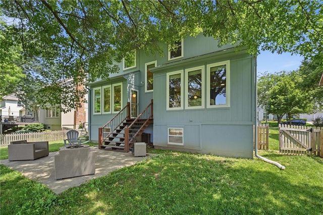 5210 W 157th Terrace, Overland Park, KS 66224