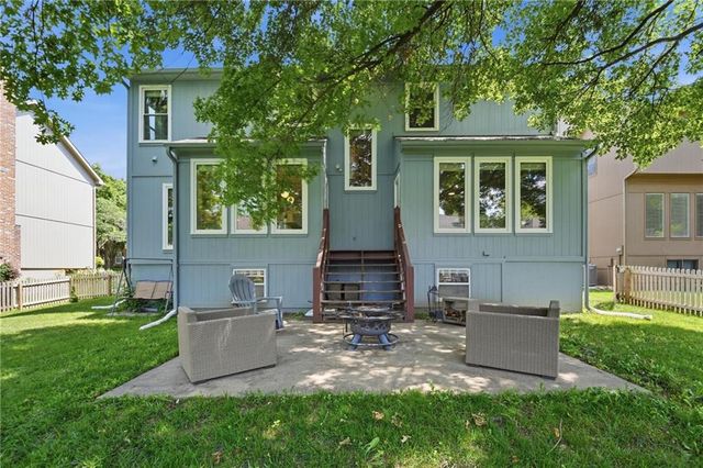 5210 W 157th Terrace, Overland Park, KS 66224