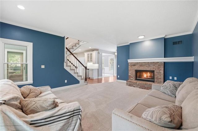 5210 W 157th Terrace, Overland Park, KS 66224