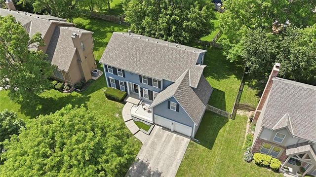 5210 W 157th Terrace, Overland Park, KS 66224