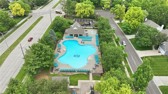 5210 W 157th Terrace, Overland Park, KS 66224
