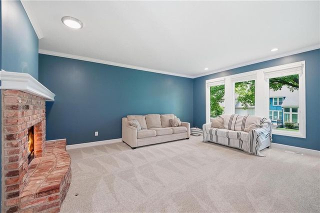5210 W 157th Terrace, Overland Park, KS 66224