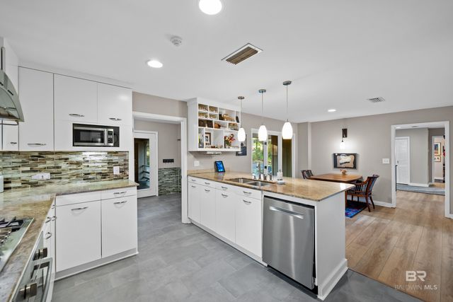 934 Sea Cliff Drive, Fairhope, AL 36532