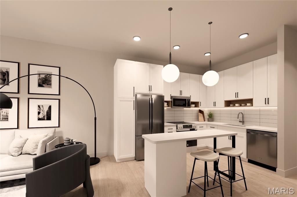 1121 S Main Street 215, St Charles, MO 63301