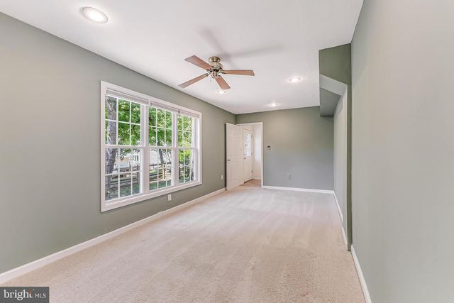 15045 HOLLEYSIDE DR, Dumfries, VA 22025