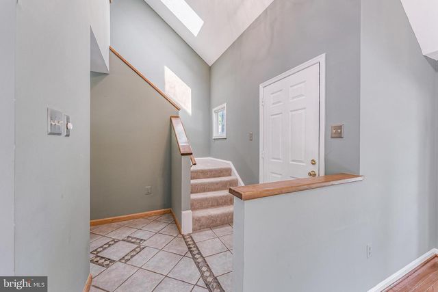 15045 HOLLEYSIDE DR, Dumfries, VA 22025