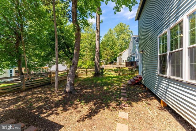 15045 HOLLEYSIDE DR, Dumfries, VA 22025