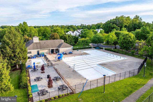 15045 HOLLEYSIDE DR, Dumfries, VA 22025