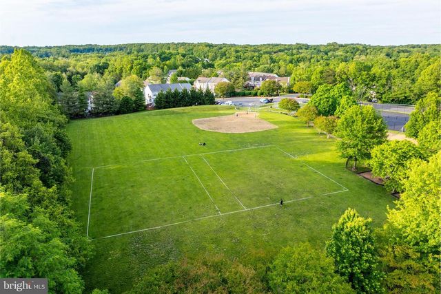 15045 HOLLEYSIDE DR, Dumfries, VA 22025