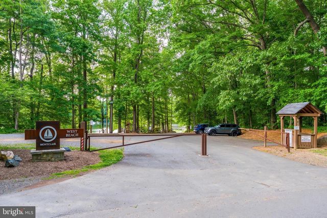 15045 HOLLEYSIDE DR, Dumfries, VA 22025