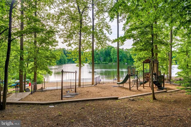 15045 HOLLEYSIDE DR, Dumfries, VA 22025
