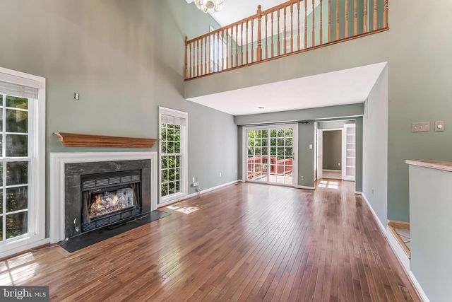 15045 HOLLEYSIDE DR, Dumfries, VA 22025