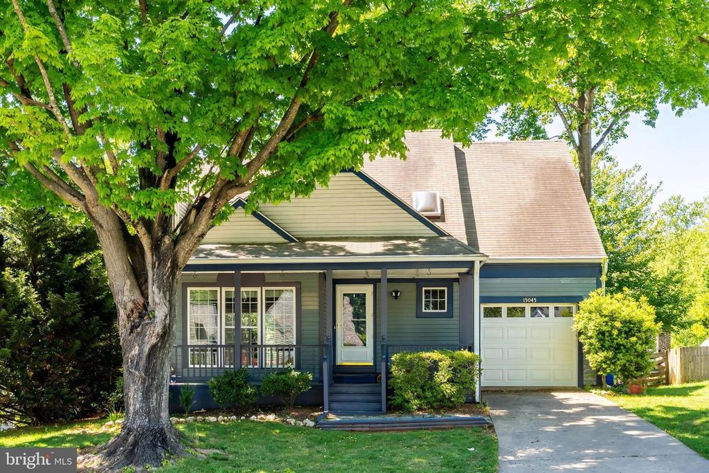 15045 HOLLEYSIDE DR, Dumfries, VA 22025