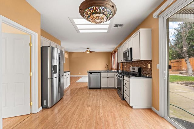 9635 Red Current Way, Elk Grove, CA 95757