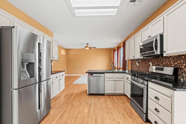 9635 Red Current Way, Elk Grove, CA 95757