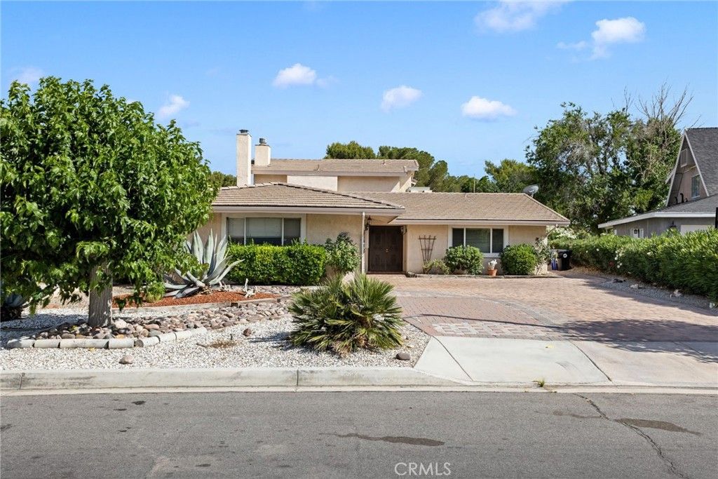 Image 2 of property listing at 14991 Blue Grass, Helendale, CA 92342