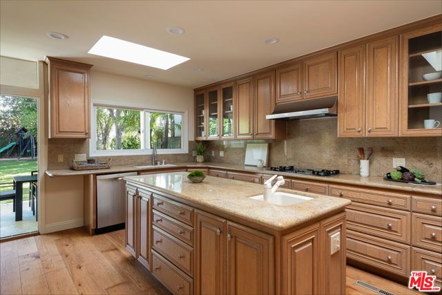 5050 Andasol Avenue, Encino (los Angeles), CA 91316