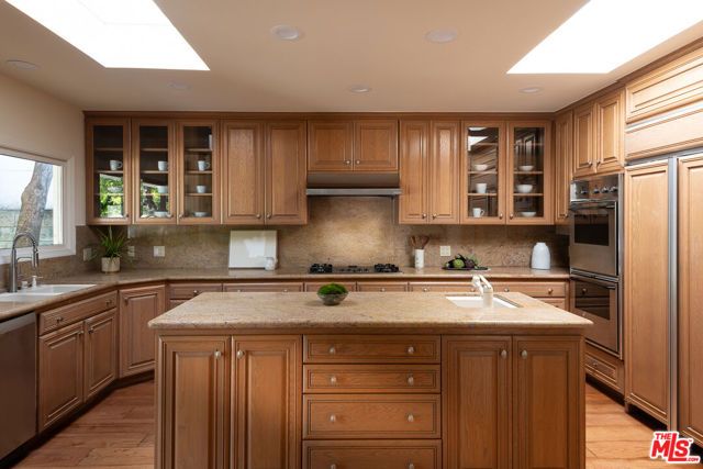 5050 Andasol Avenue, Encino (los Angeles), CA 91316