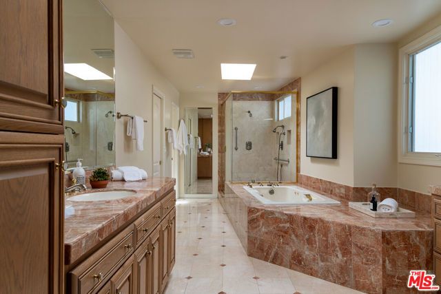 5050 Andasol Avenue, Encino (los Angeles), CA 91316