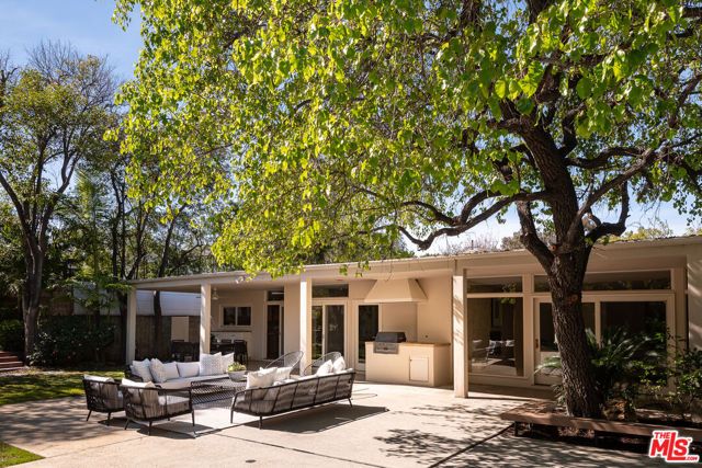 5050 Andasol Avenue, Encino (los Angeles), CA 91316