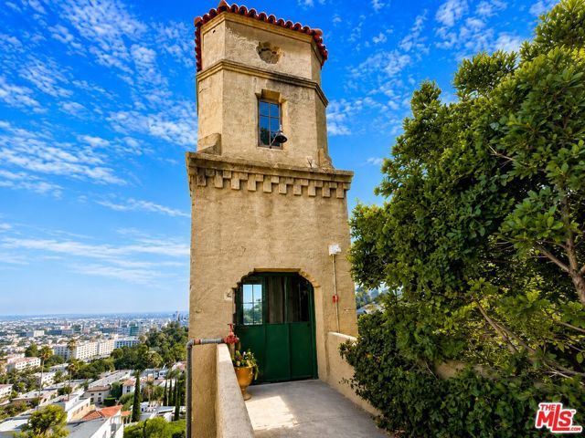 6853 Alta Loma Terrace, Los Angeles, CA 90068