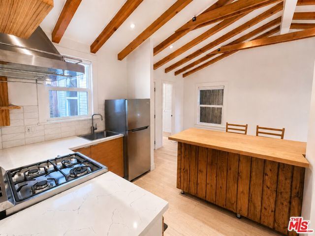 6853 Alta Loma Terrace, Los Angeles, CA 90068