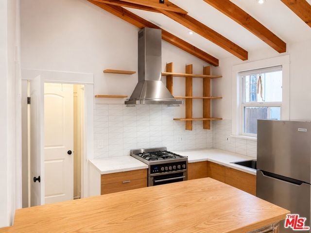 6853 Alta Loma Terrace, Los Angeles, CA 90068