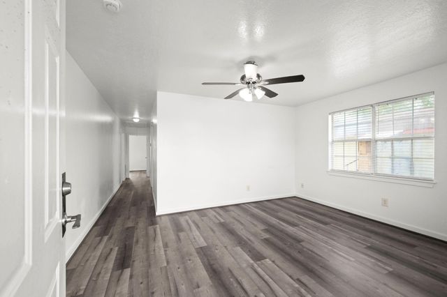 1935 1st Street, Hempstead, TX 77445