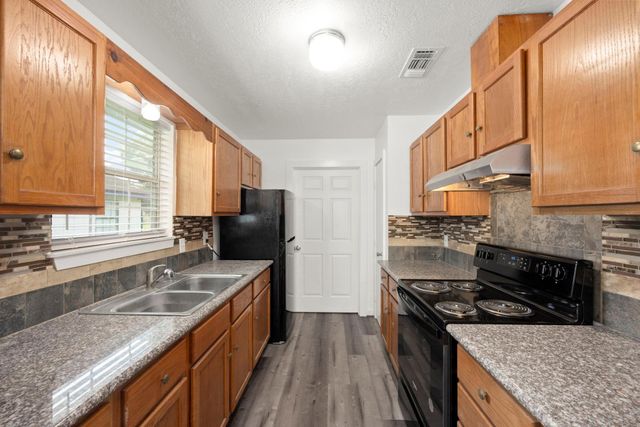 1935 1st Street, Hempstead, TX 77445