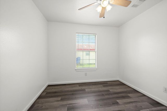 1935 1st Street, Hempstead, TX 77445