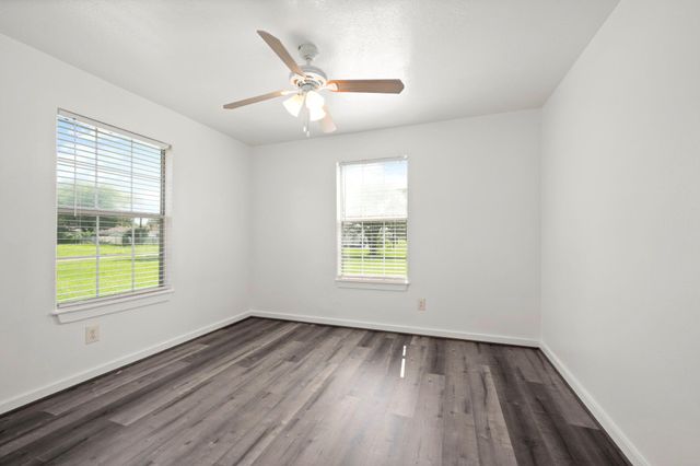 1935 1st Street, Hempstead, TX 77445