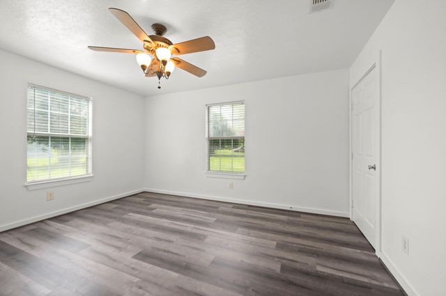 1935 1st Street, Hempstead, TX 77445