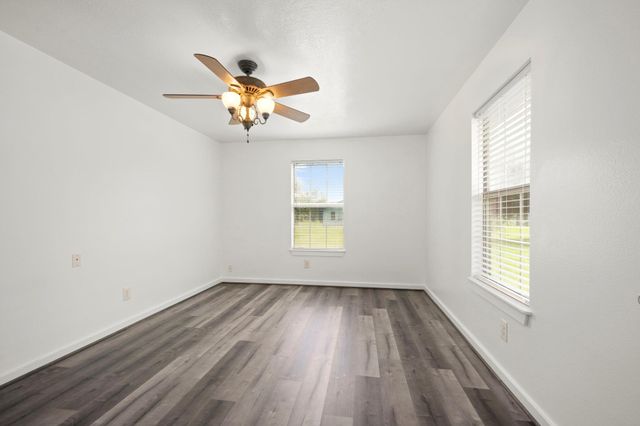 1935 1st Street, Hempstead, TX 77445