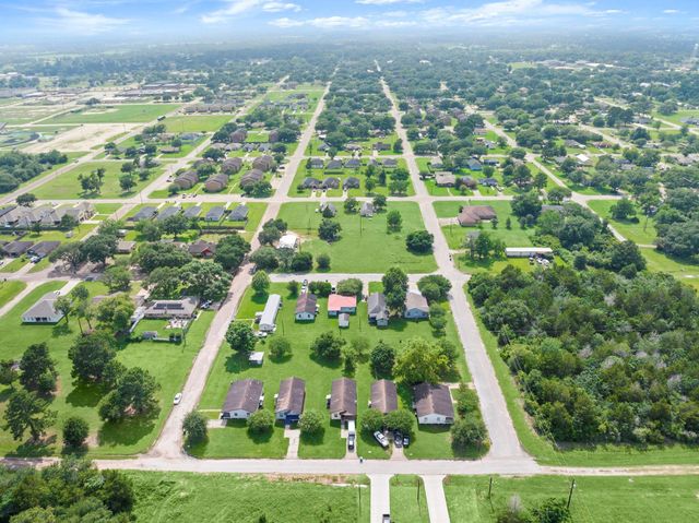 1935 1st Street, Hempstead, TX 77445